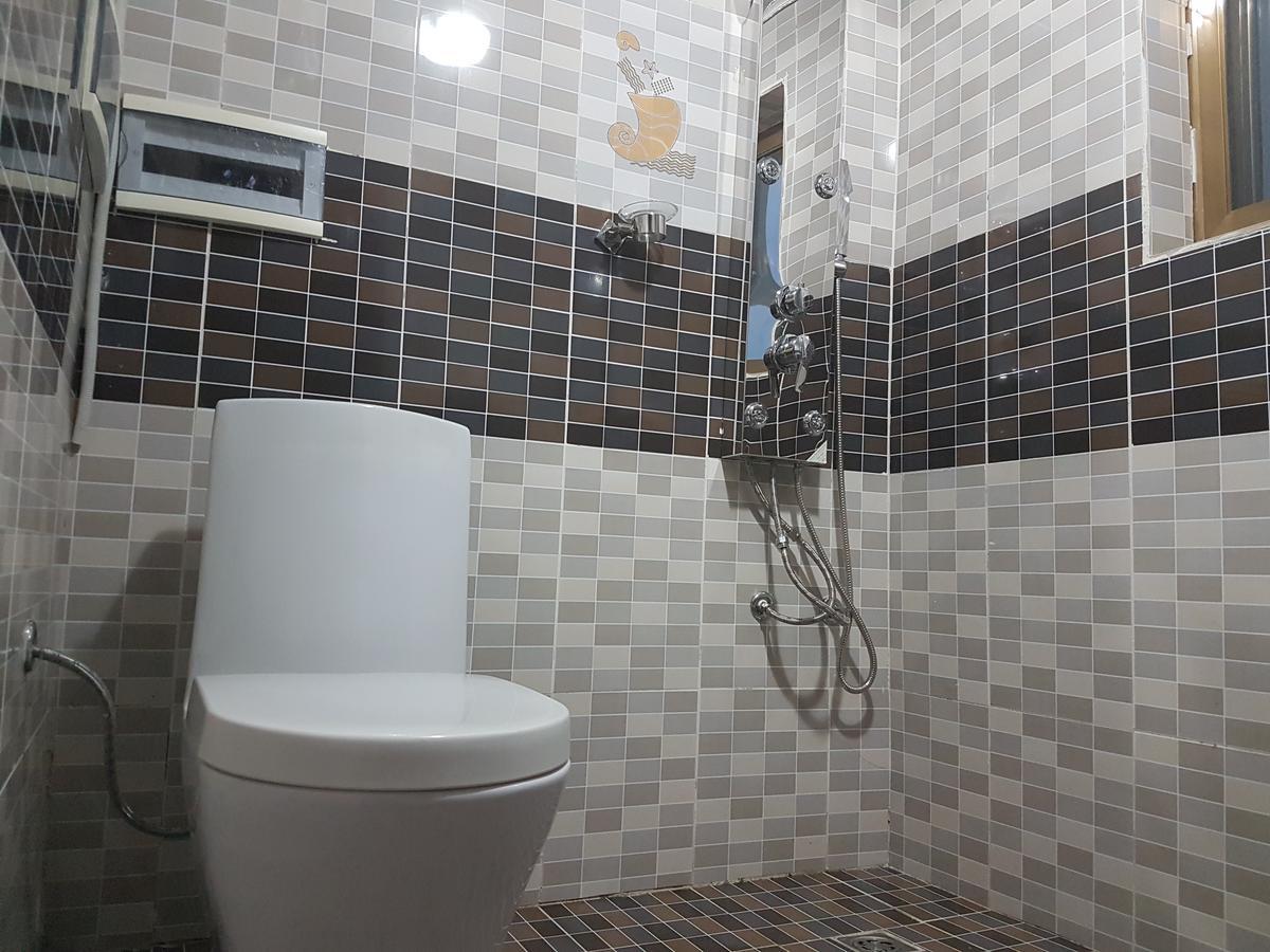 Mbayaville Hotel Дуала Экстерьер фото