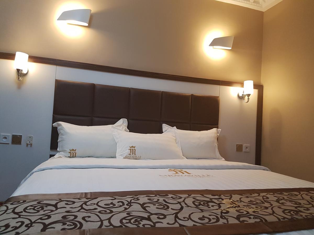 Mbayaville Hotel Дуала Экстерьер фото